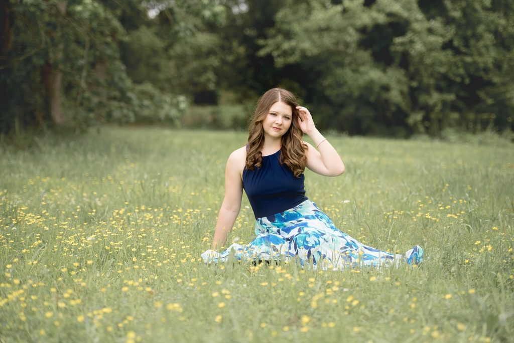 How to use floral outfit for senior pictures